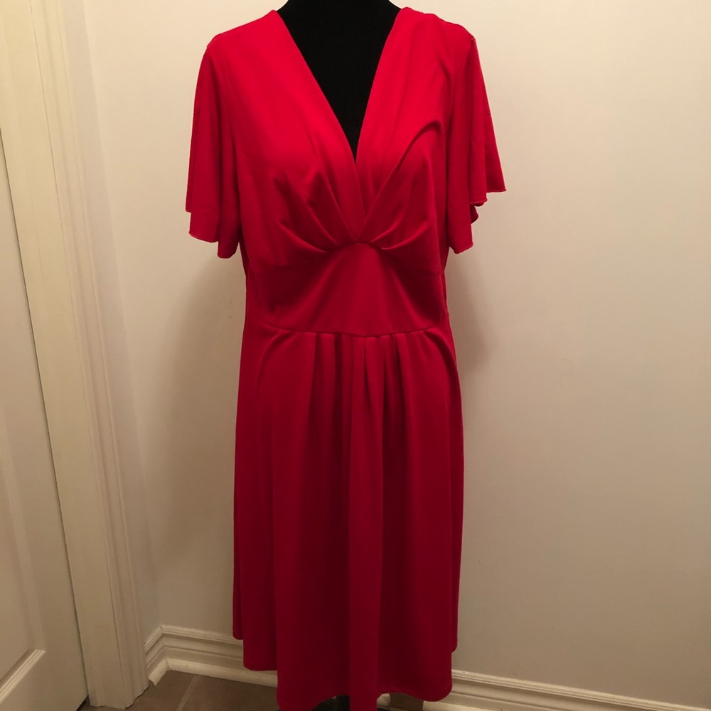 Open back Vneck front 1XL pleated dress